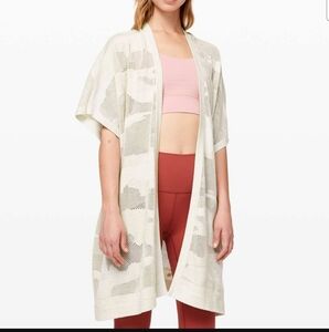 Lululemon Find Your Light Wrap Heathered Light Ivory OS One Size